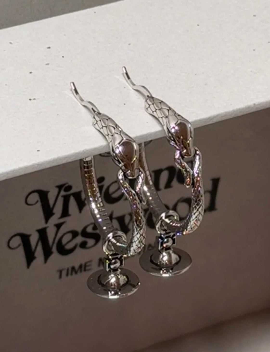 現貨|Vivienne Westwood 蛇年限定大圈圈耳環