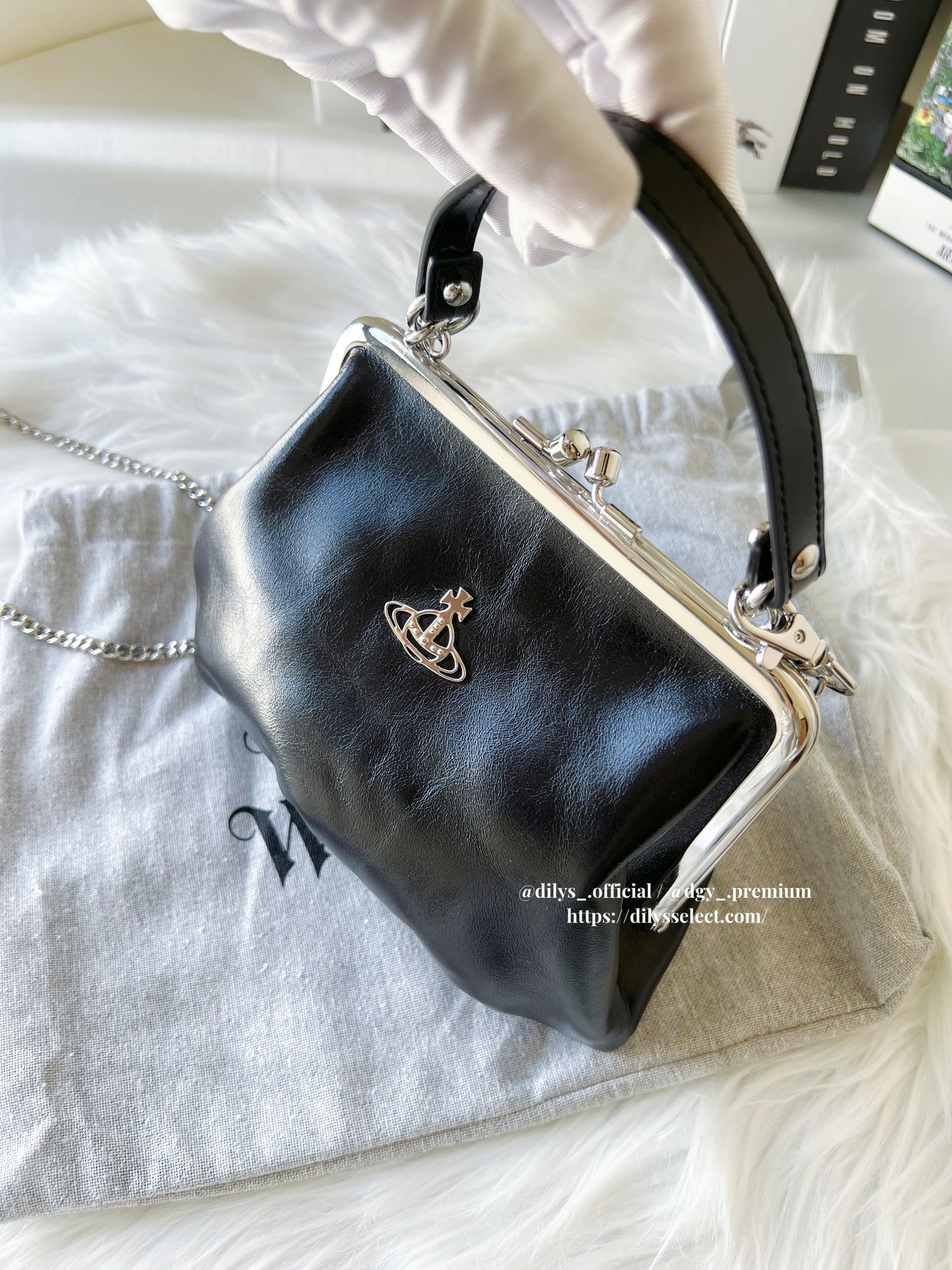 現貨|Vivienne Westwood 牛皮黑色口金包