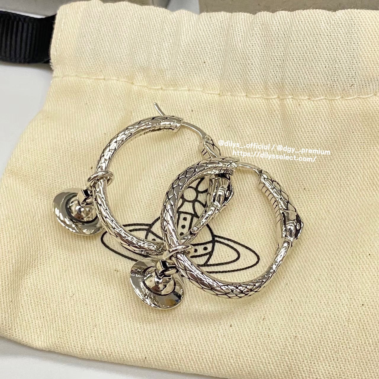 現貨|Vivienne Westwood 蛇年限定大圈圈耳環