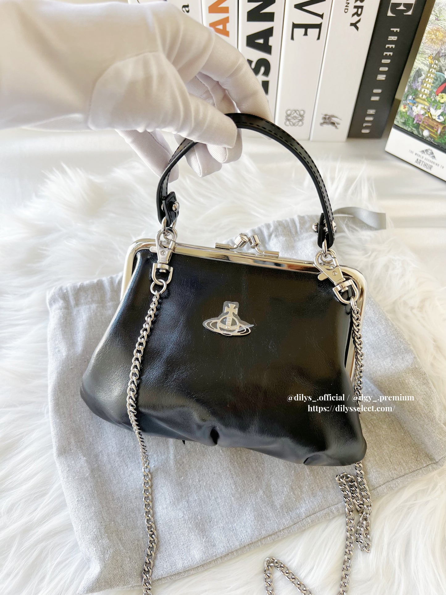 現貨|Vivienne Westwood 牛皮黑色口金包