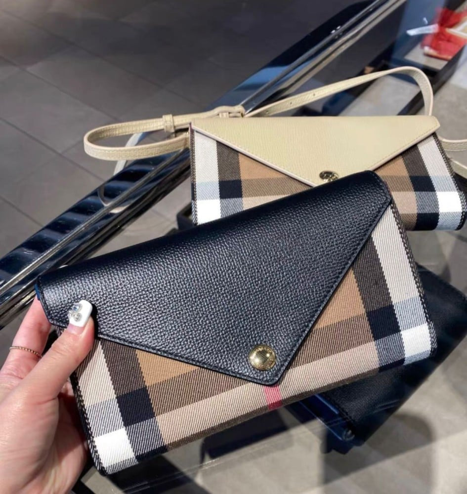 Burberry Hannah 格紋信封 WOC