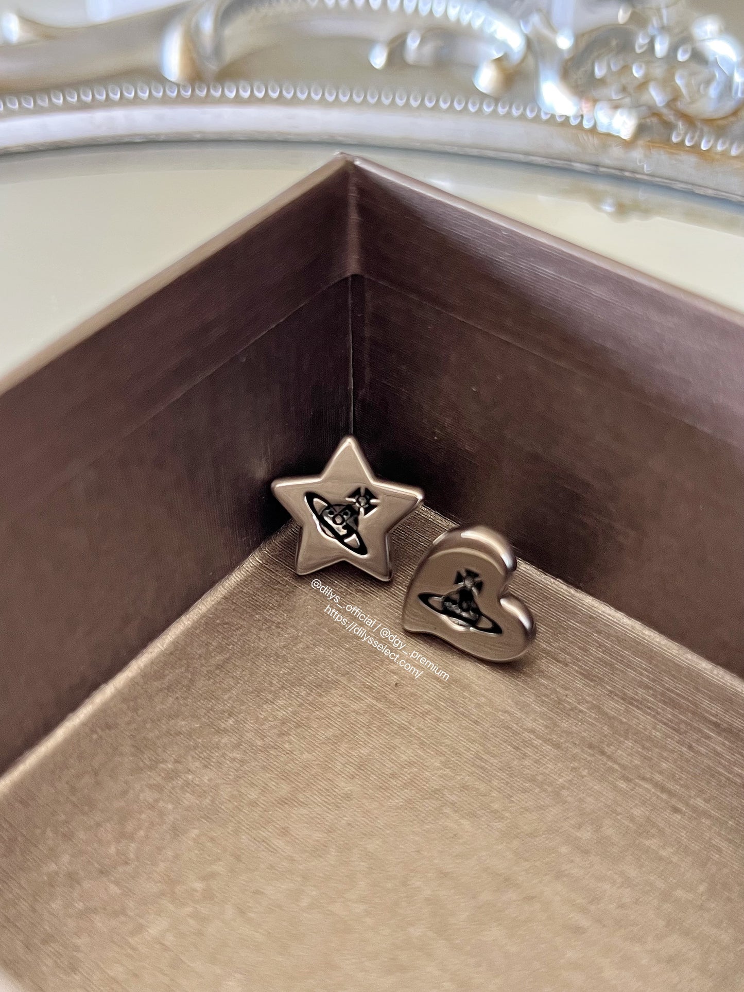 現貨｜Vivienne Westwood AB款心星耳針