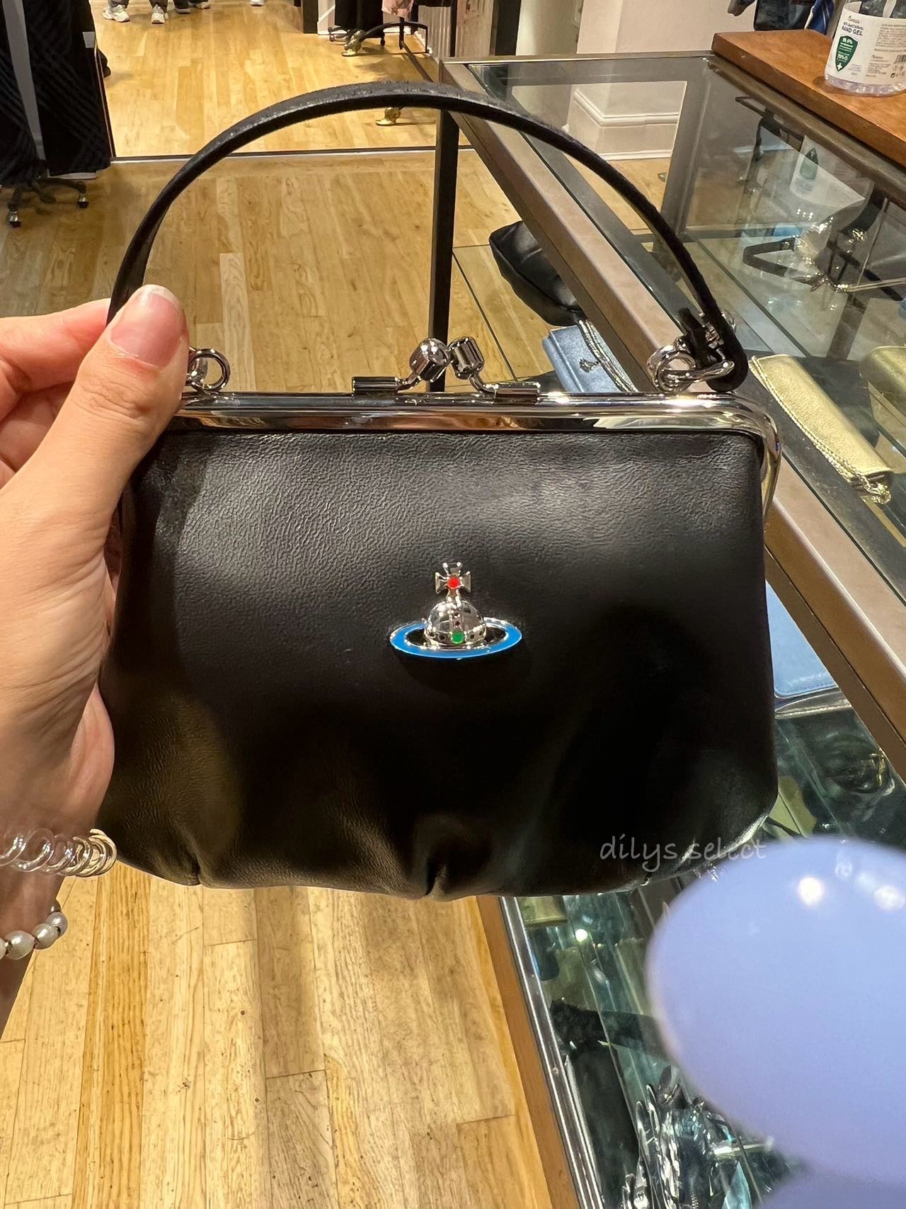 Vivienne Westwood 小羊皮口金包