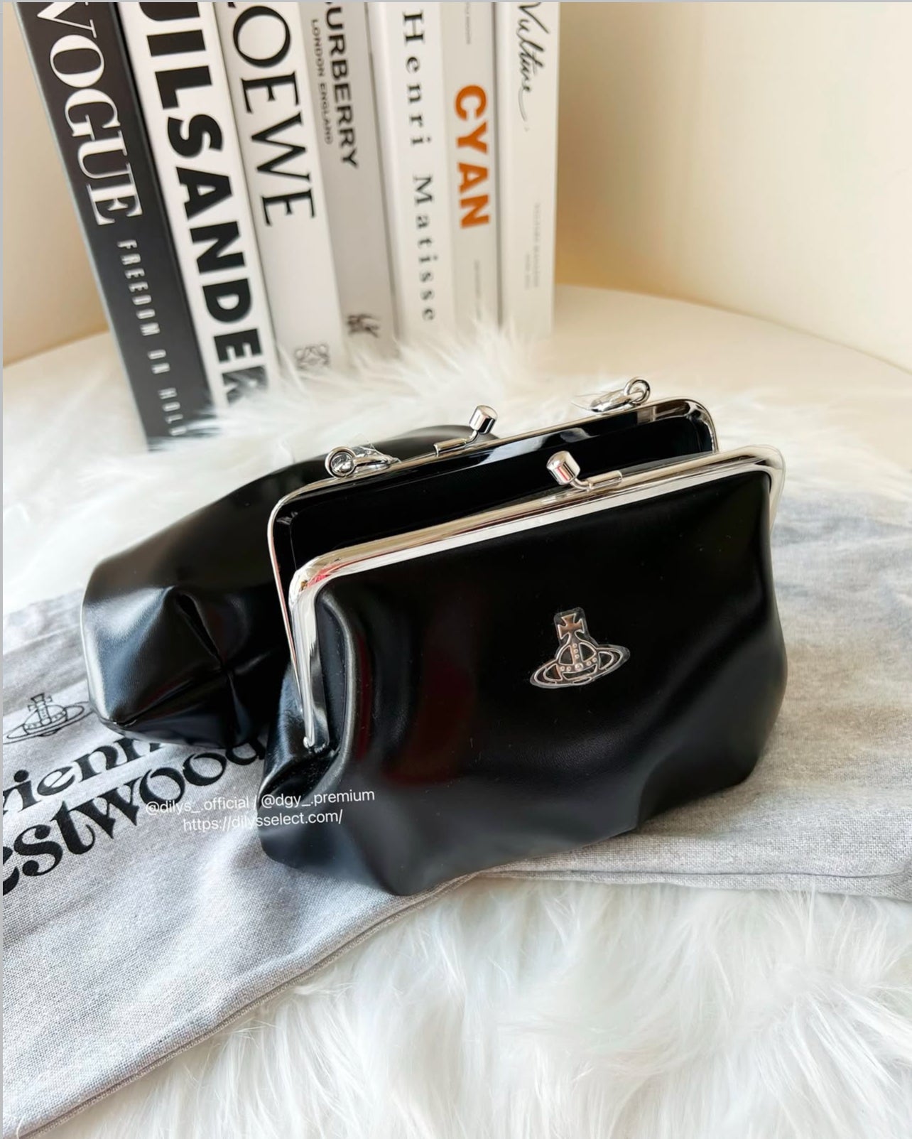 現貨｜Vivienne Westwood 牛皮黑色口金包