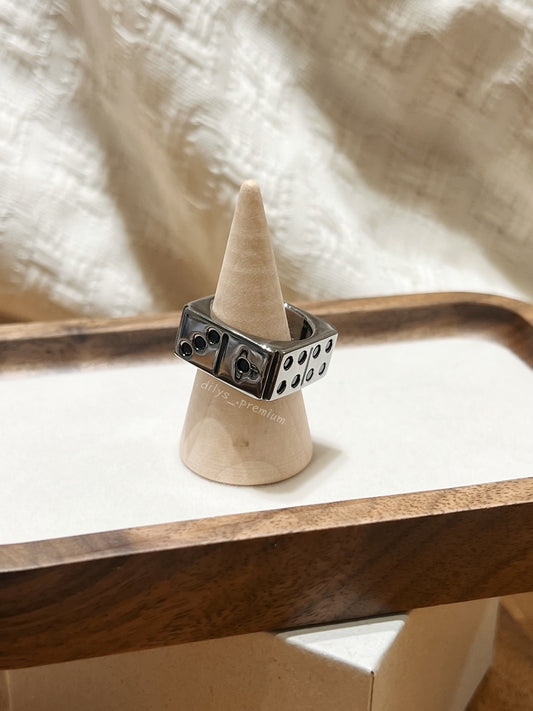 現貨Vivienne Westwood 稀有骰子戒指💍